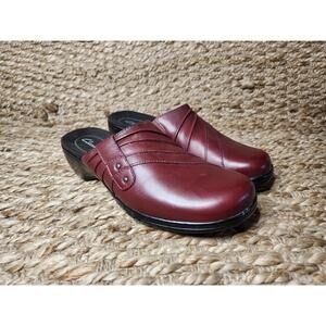 New! Clarks Womens 9M Prairie Flower Clogs Mules Shoes Burgundy Leather Slip On